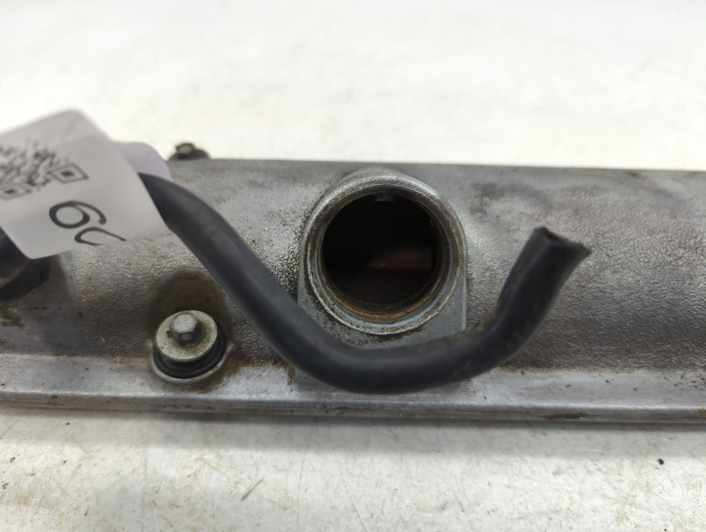 2009 Saturn Vue Driver Left Cylinder Head Valve Cover P/N:12591709 Fits OEM Used Auto Parts - Oemusedautoparts1.com