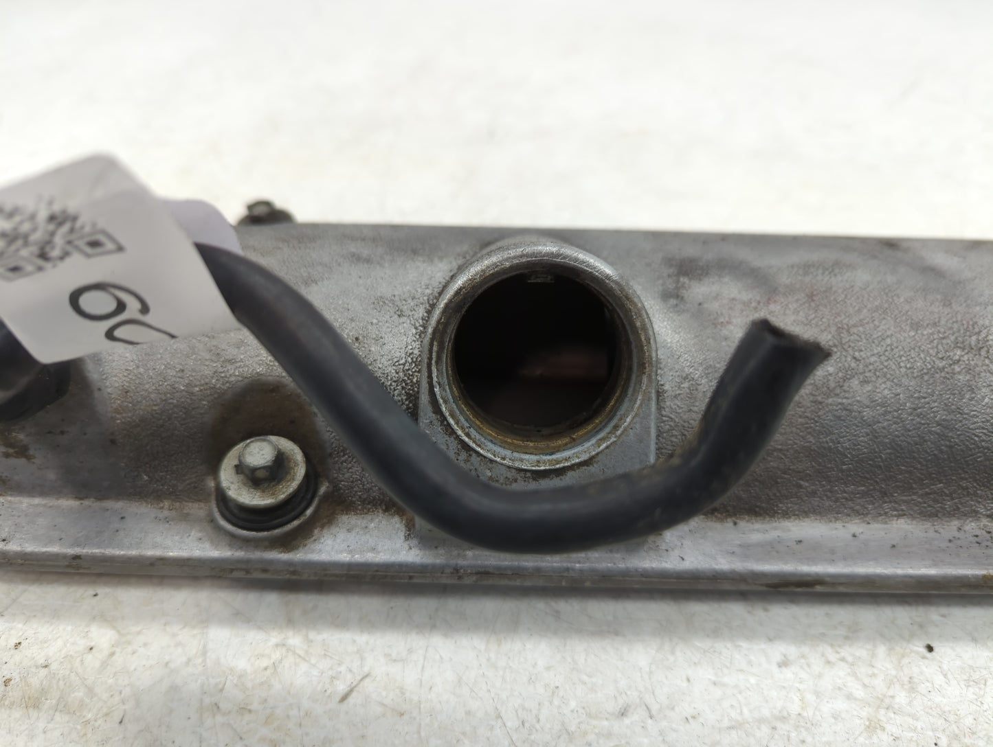 2009 Saturn Vue Driver Left Cylinder Head Valve Cover P/N:12591709 Fits OEM Used Auto Parts - Oemusedautoparts1.com