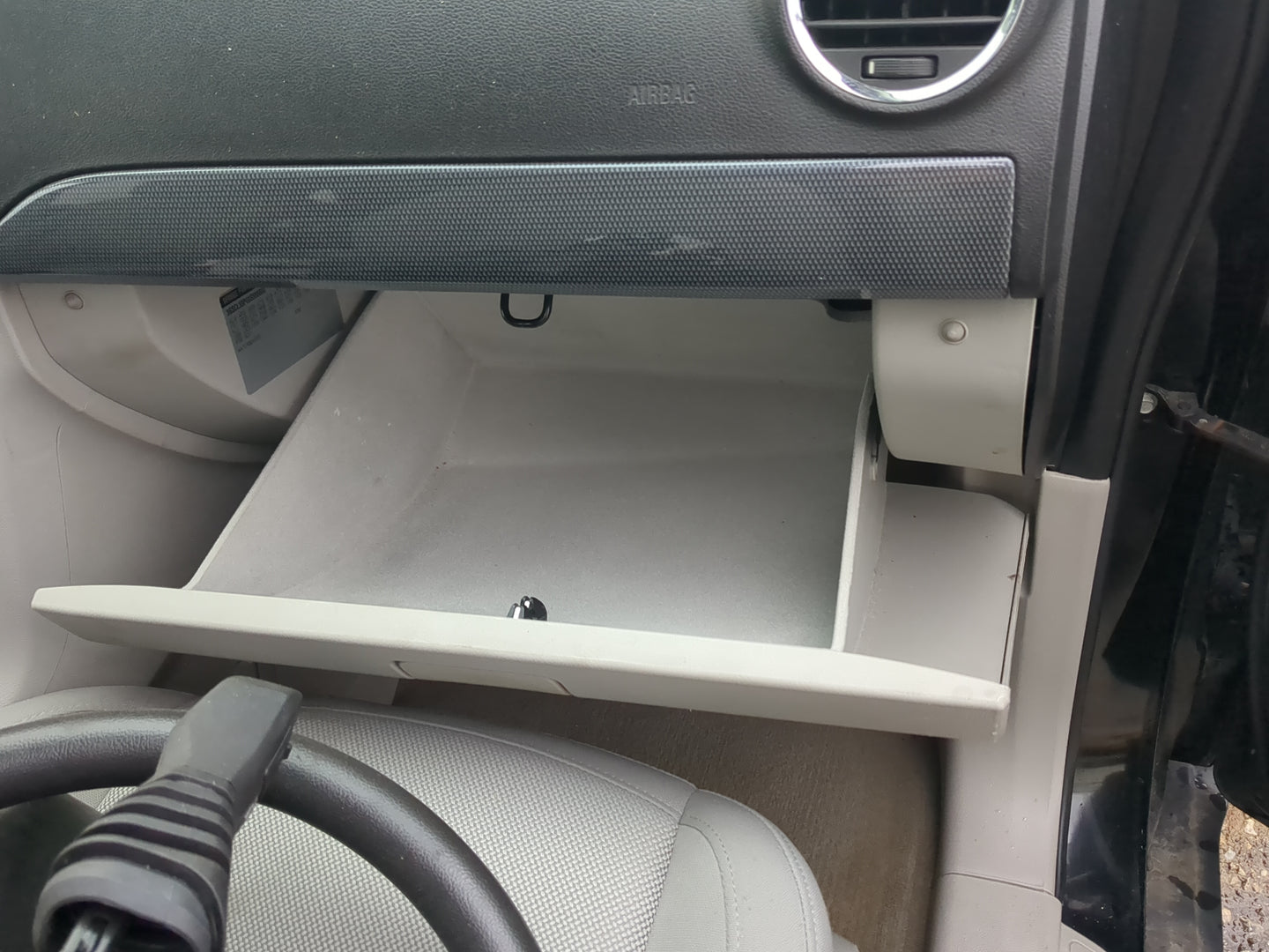 2009 Saturn Vue Passenger Glove Box Door Storage Compartment - Oemusedautoparts1.com
