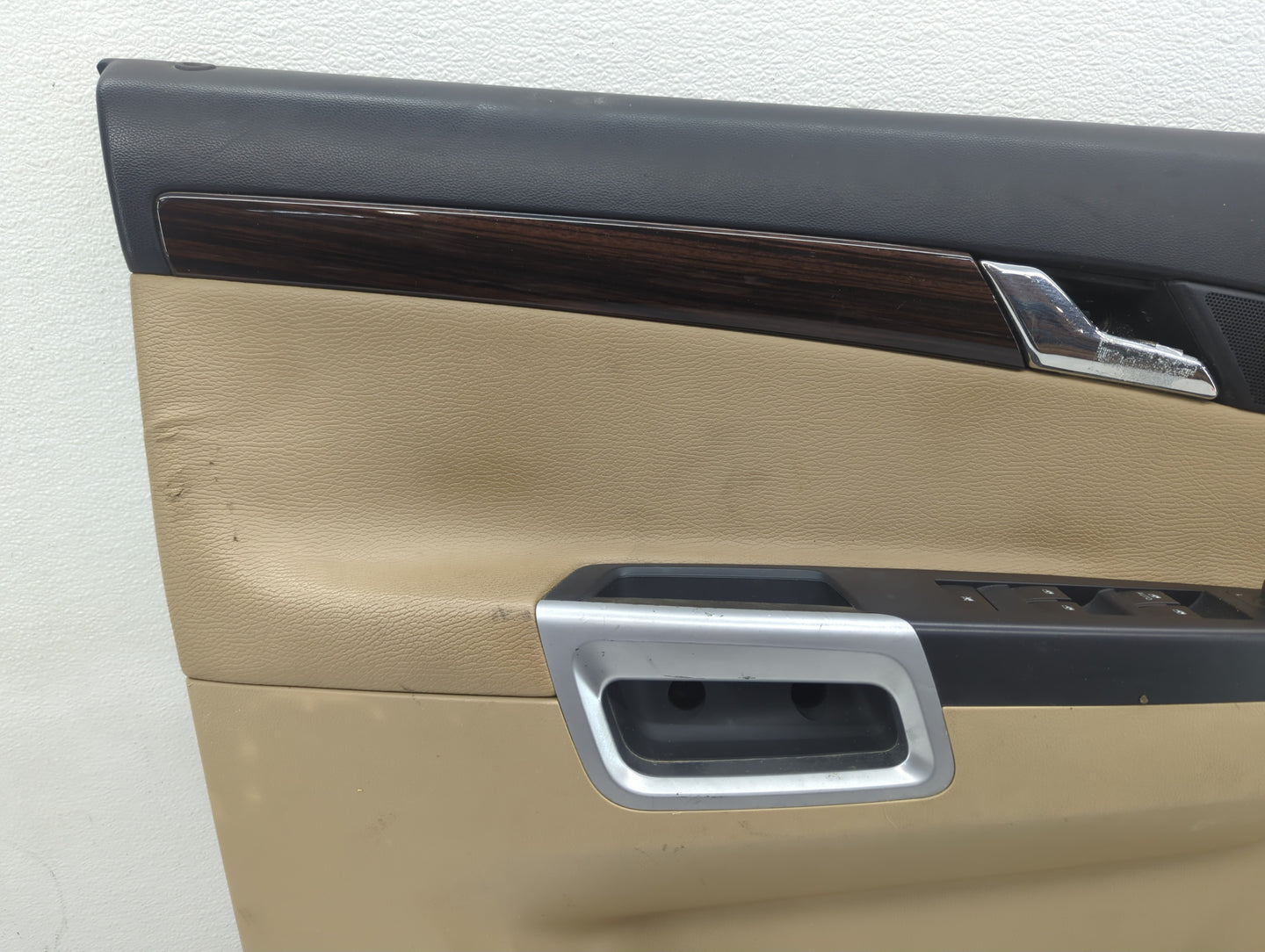 2009 Saturn Vue Front Left Driver Interior Door Panel Trim - Oemusedautoparts1.com