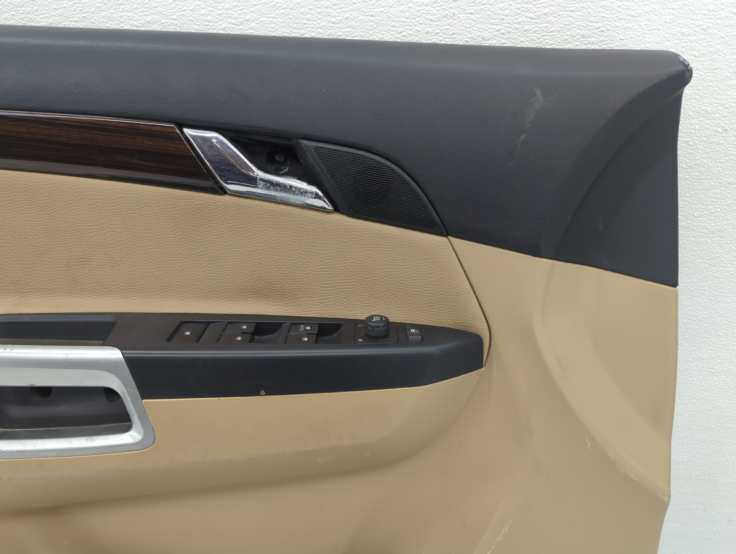 2009 Saturn Vue Front Left Driver Interior Door Panel Trim - Oemusedautoparts1.com