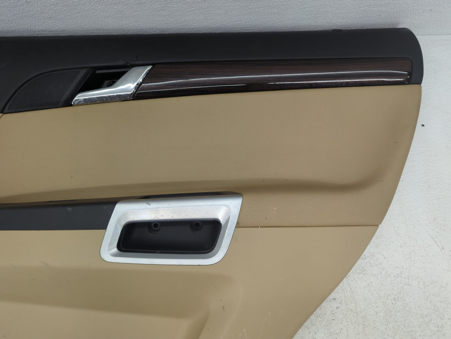 2009 Saturn Vue Rear Right Passenger Interior Door Panel Trim - Oemusedautoparts1.com