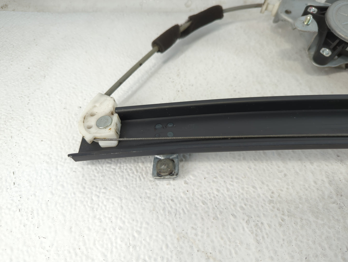 2008-2010 Saturn Vue Driver Front Left Power Window Motor - Oemusedautoparts1.com