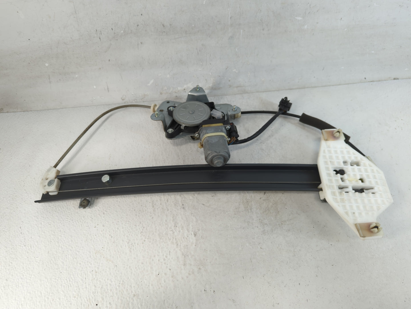 2008-2010 Saturn Vue Driver Rear Left Power Window Motor - Oemusedautoparts1.com