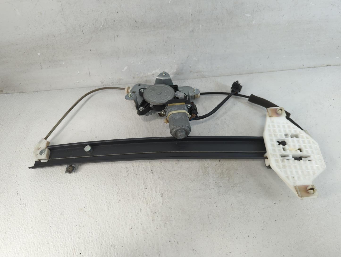 2008-2010 Saturn Vue Driver Rear Left Power Window Motor - Oemusedautoparts1.com