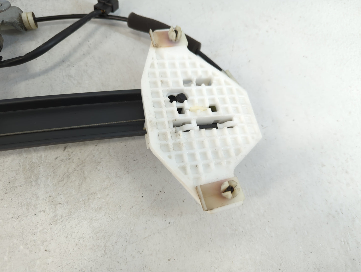 2008-2010 Saturn Vue Driver Rear Left Power Window Motor - Oemusedautoparts1.com