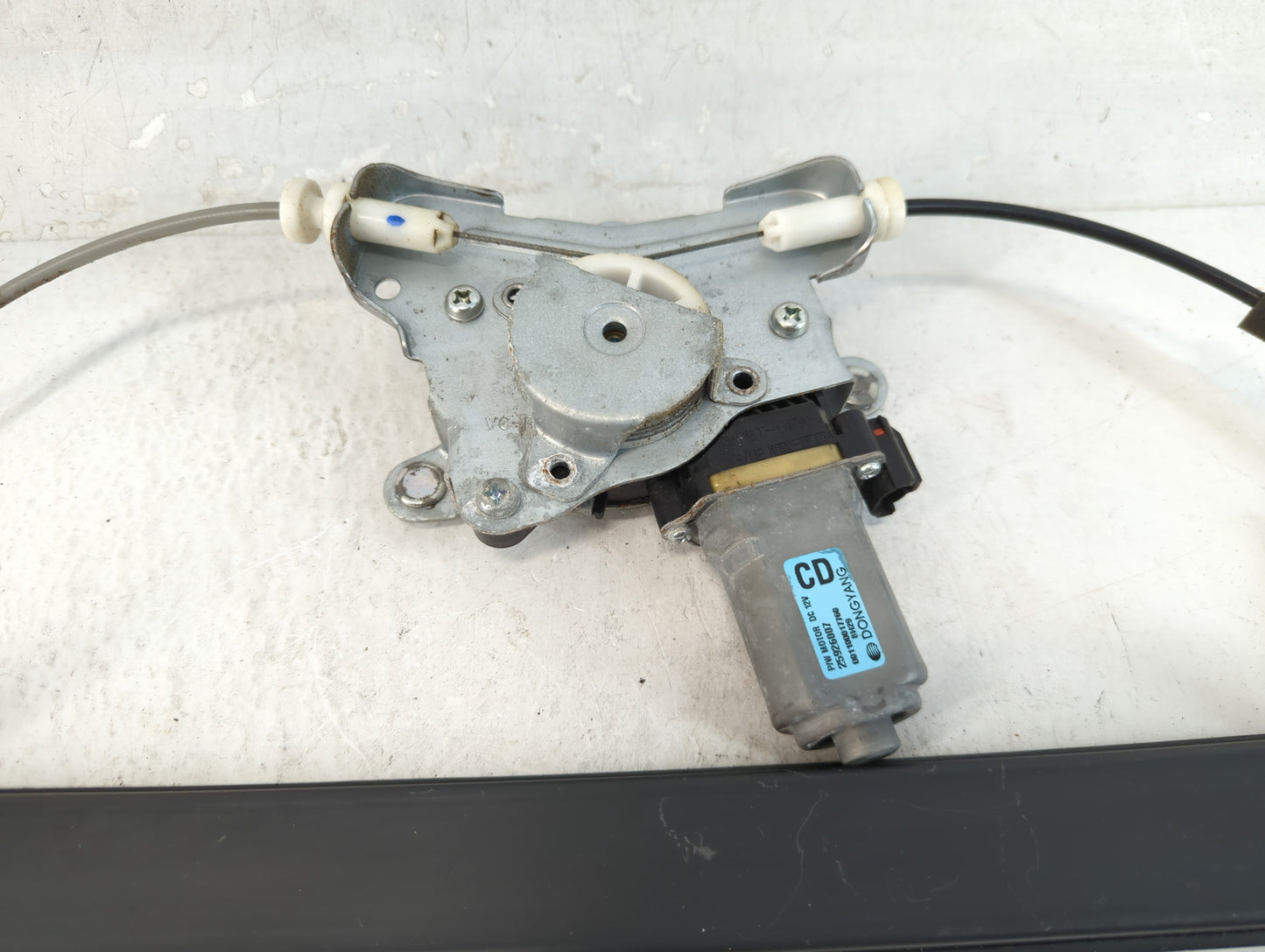 2008-2010 Saturn Vue Passenger Front Right Power Window Motor - Oemusedautoparts1.com