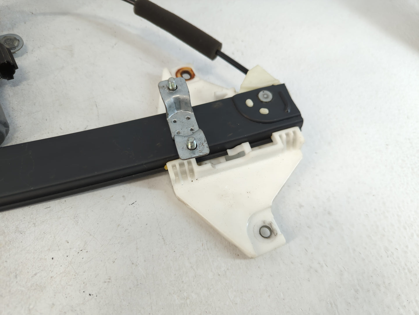 2008-2010 Saturn Vue Passenger Front Right Power Window Motor - Oemusedautoparts1.com