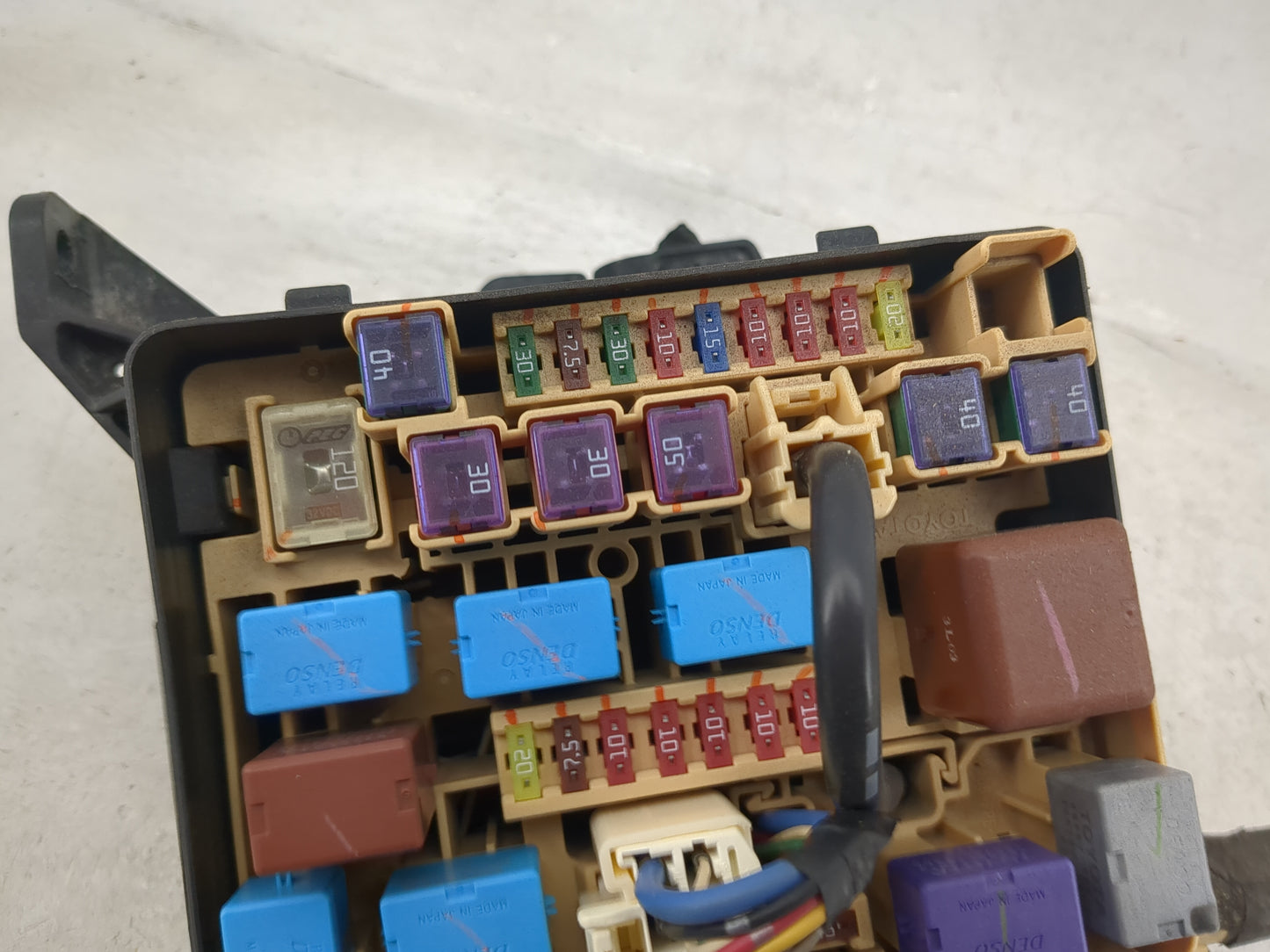 2005-2010 Scion Tc Fusebox Fuse Box Panel Relay Module Fits Fits 2005 2006 2007 2008 2009 2010 OEM Used Auto Parts - Oemused
