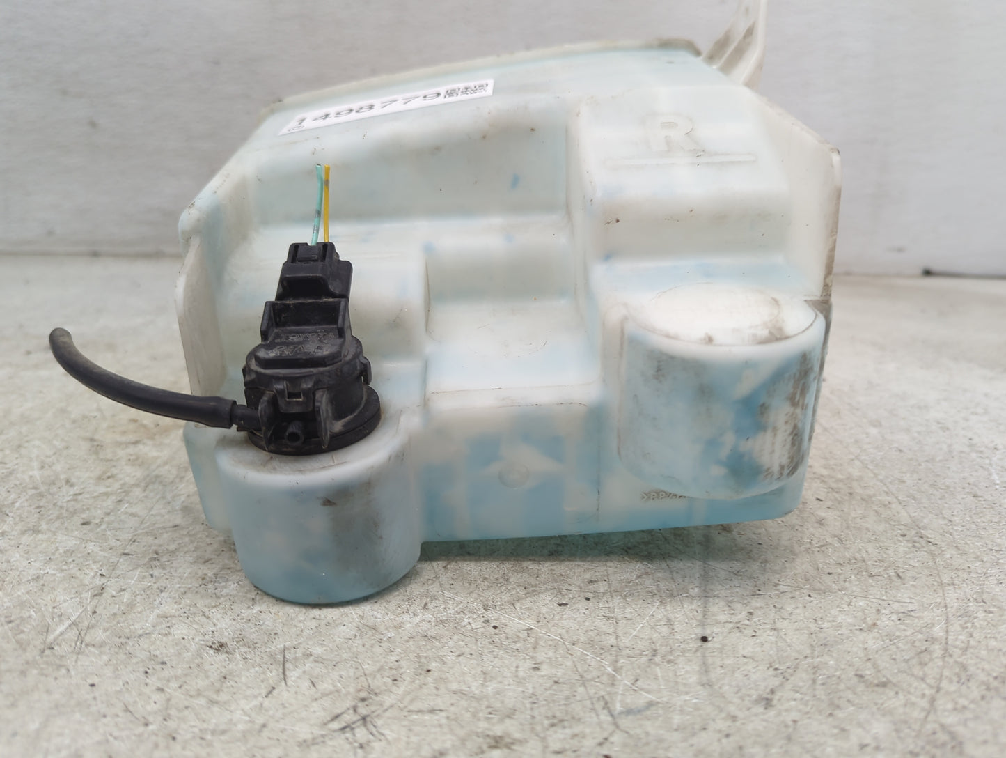 2009 Scion Tc Windshield Washer Fluid Reservoir Bottle Oem - Oemusedautoparts1.com