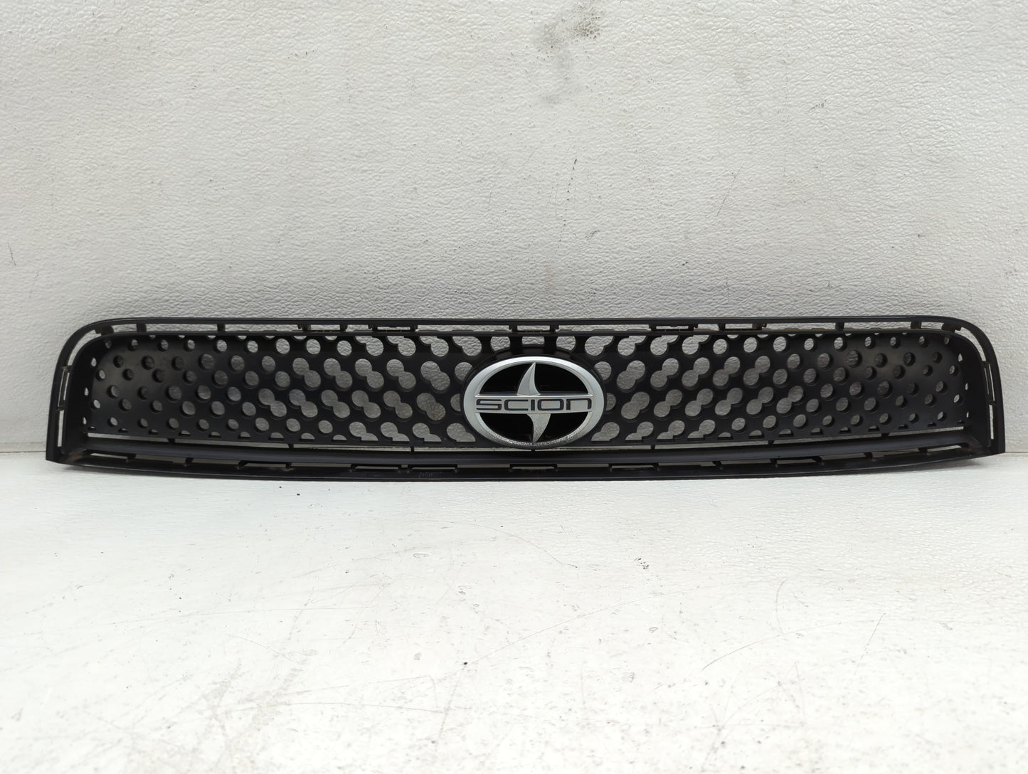 2007-2010 Scion Tc Front Grille Bumper Not Included 686233 - Oemusedautoparts1.com