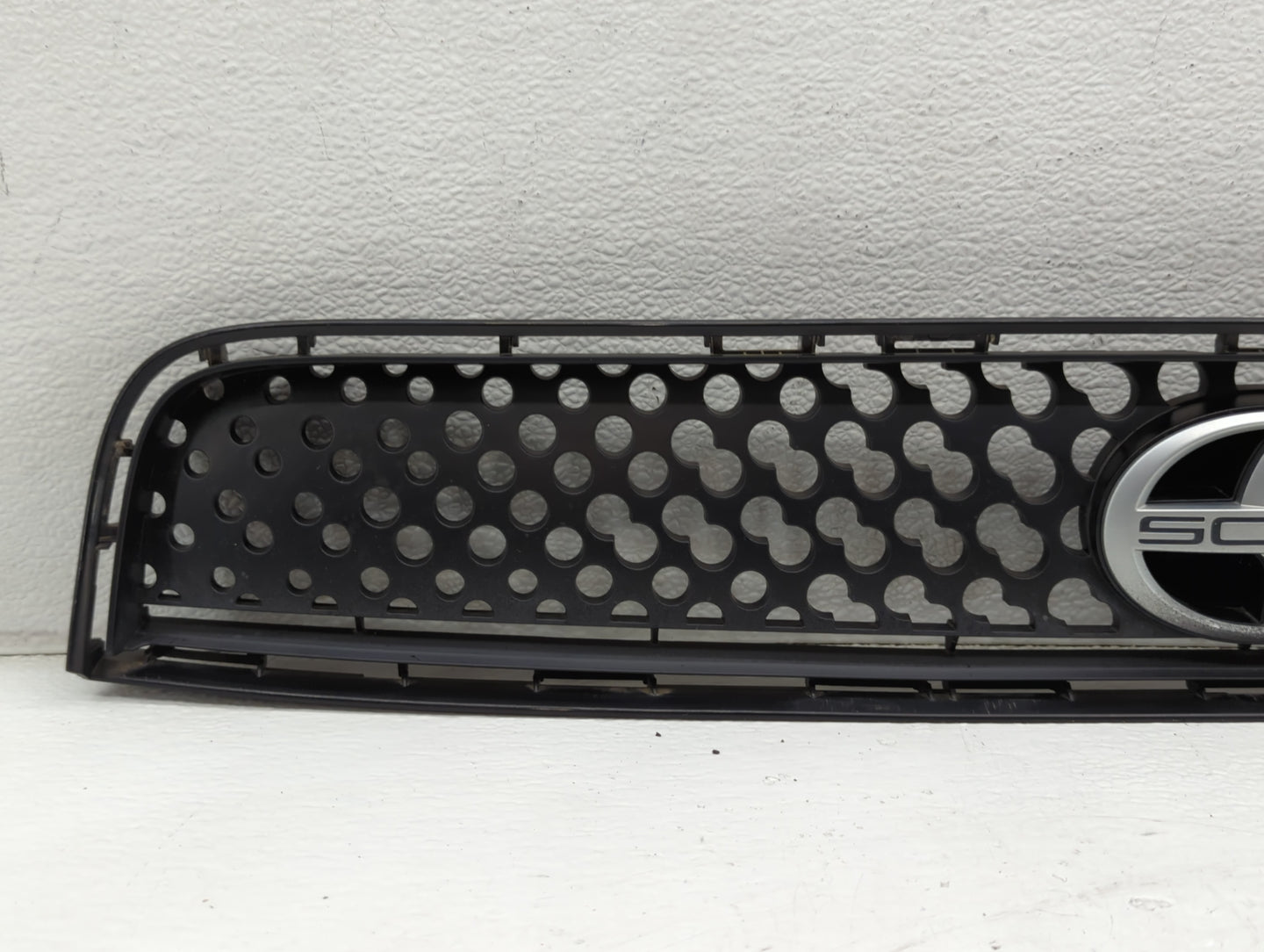 2007-2010 Scion Tc Front Grille Bumper Not Included 686233 - Oemusedautoparts1.com