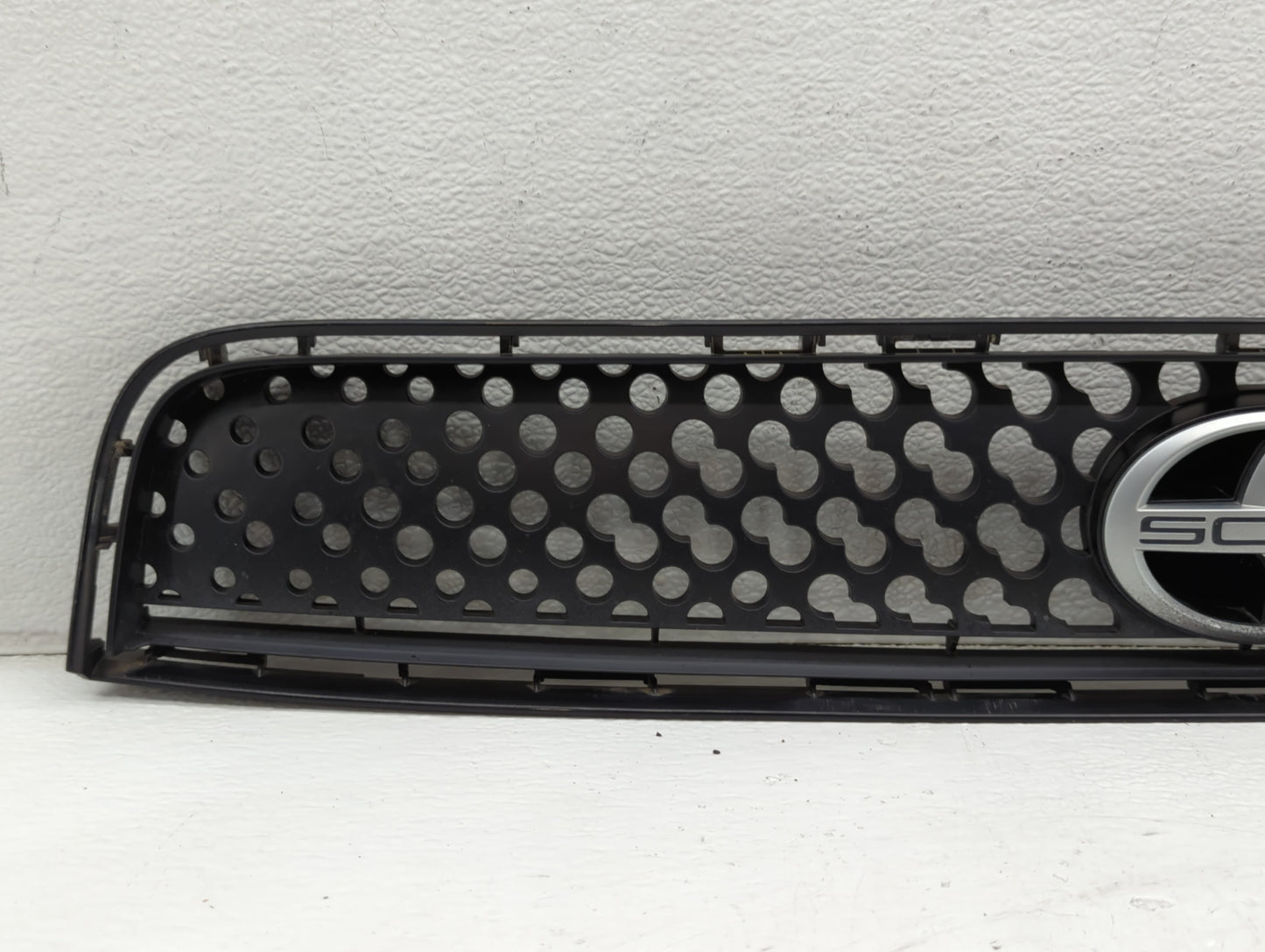 2007-2010 Scion Tc Front Grille Bumper Not Included 686233 - Oemusedautoparts1.com