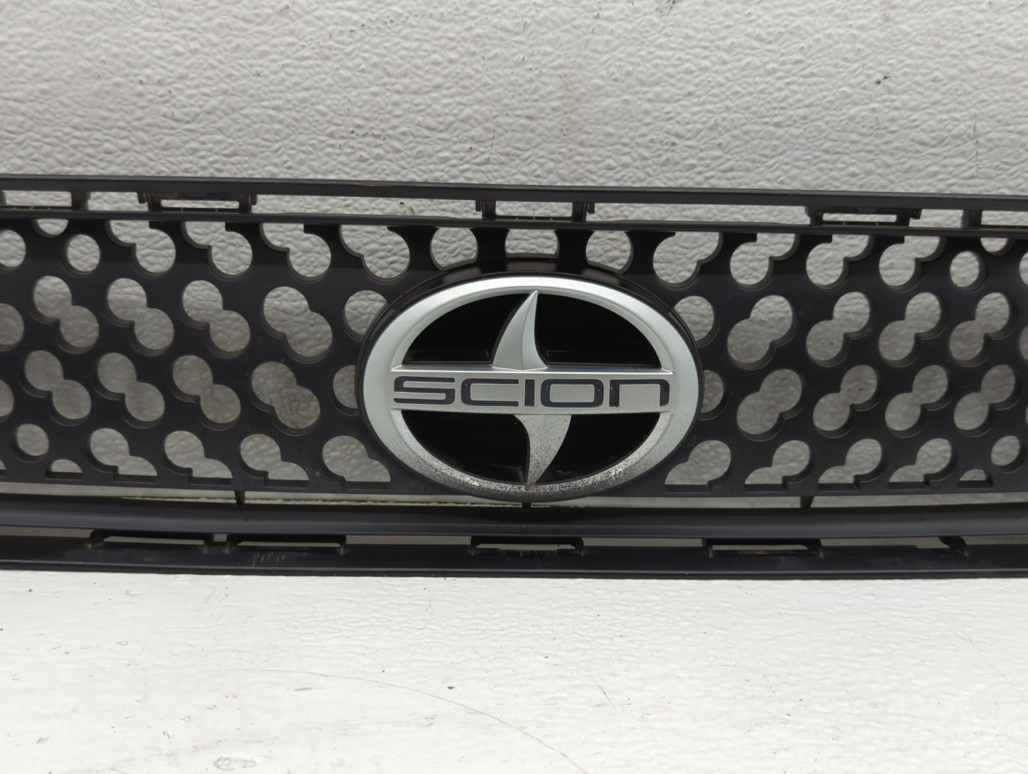 2007-2010 Scion Tc Front Grille Bumper Not Included 686233 - Oemusedautoparts1.com