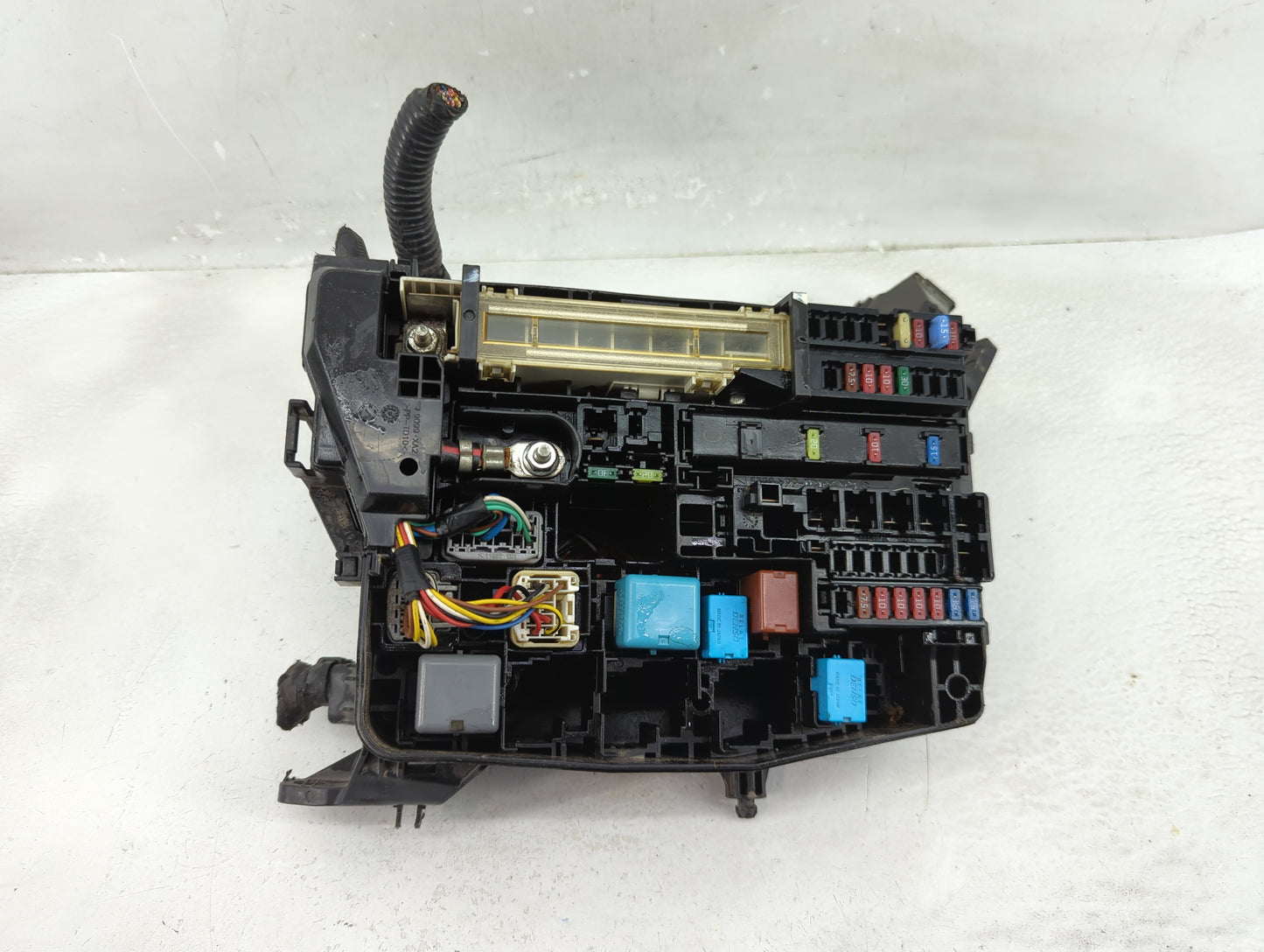2008-2015 Scion Xb Fusebox Fuse Box Panel Relay Module P/N:82662-12450 Fits Fits 2008 2009 2010 2011 2012 2013 2014 2015 OEM