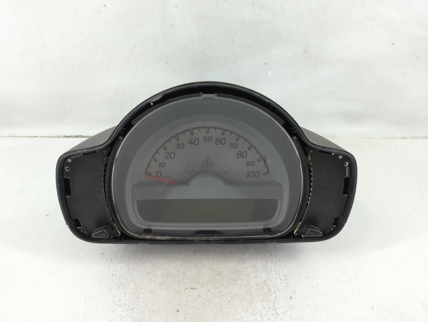2009 Smart Fortwo Instrument Cluster Speedometer Gauges Fits OEM Used Auto Parts - Oemusedautoparts1.com