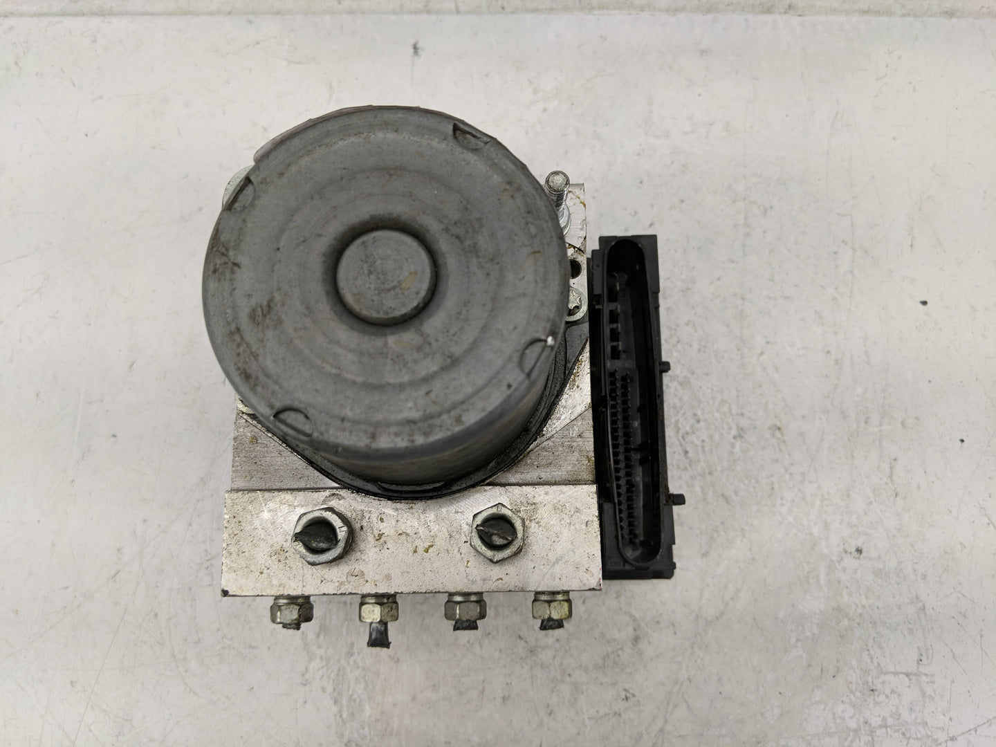 2009-2010 Subaru Forester ABS Pump Control Module Replacement P/N:265 230 199 Fits Fits 2009 2010 OEM Used Auto Parts - Oemu