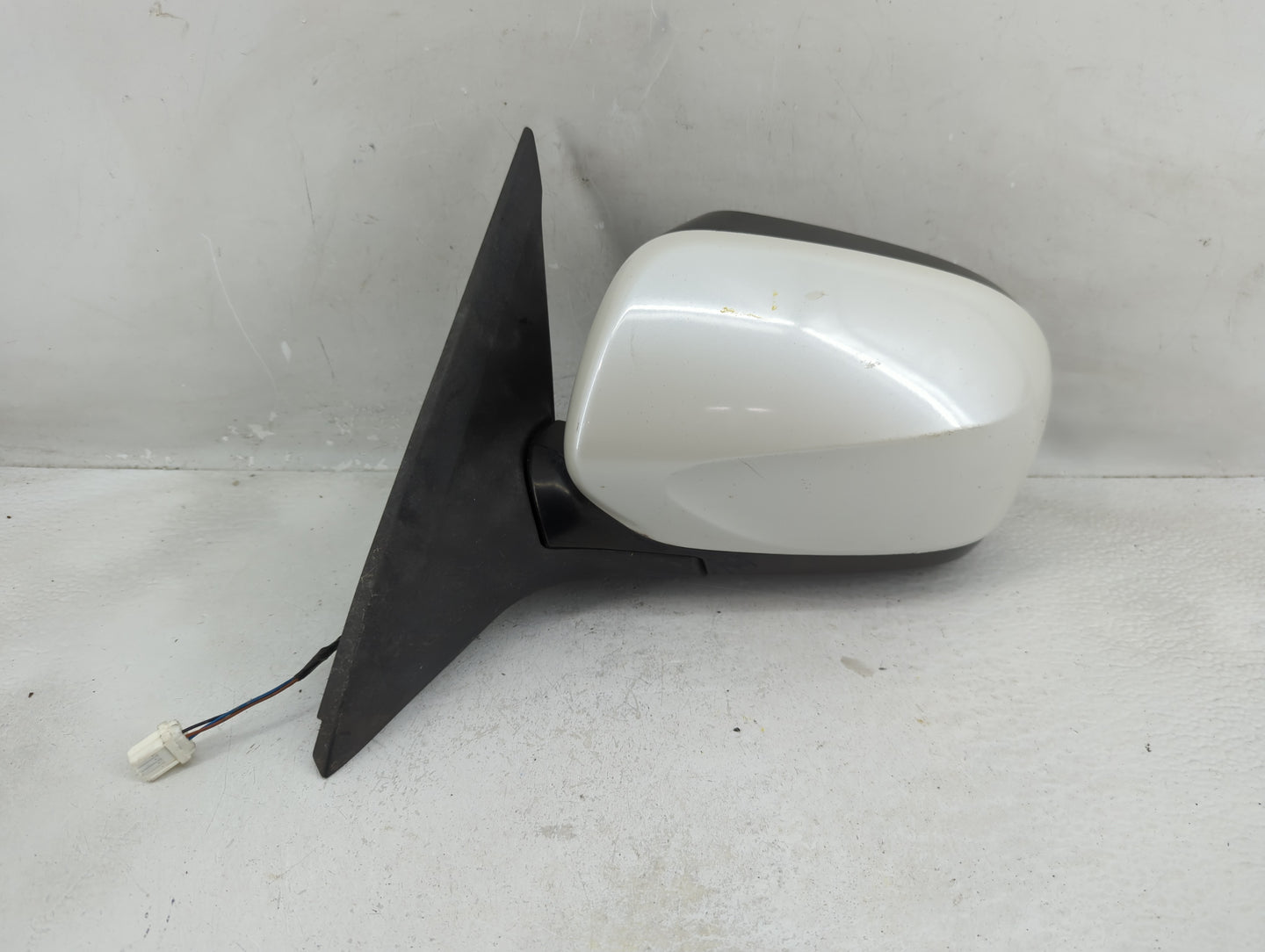 2009 Subaru Forester Driver Side View Mirror - Left Door Mirror OEM Used - Oemusedautoparts1.com