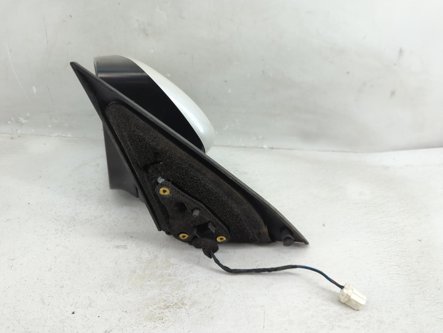 2009 Subaru Forester Driver Side View Mirror - Left Door Mirror OEM Used - Oemusedautoparts1.com