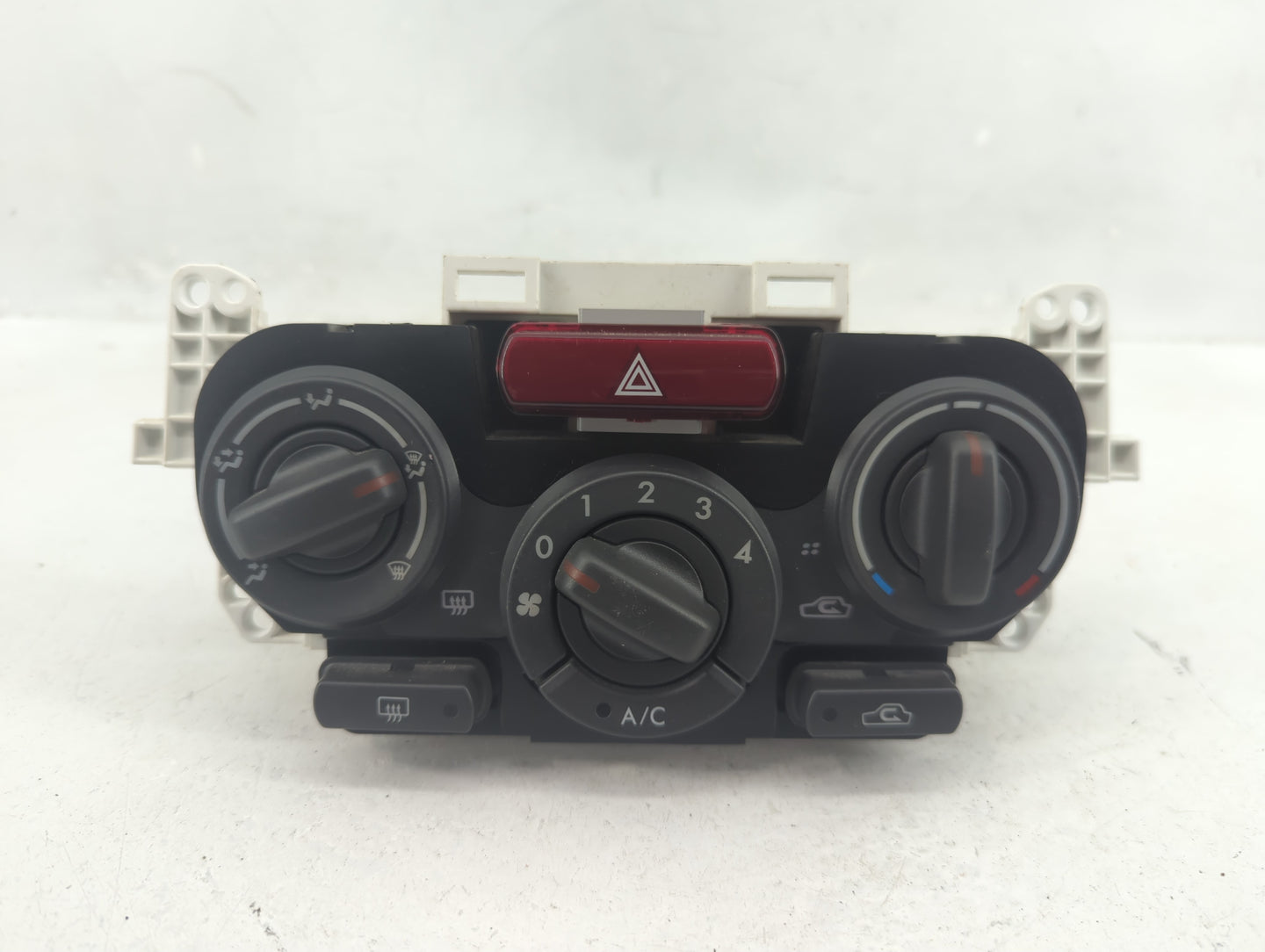 2009 Subaru Forester Climate Control Module Temperature AC/Heater Replacement P/N:72311SC010 Fits OEM Used Auto Parts - Oemu