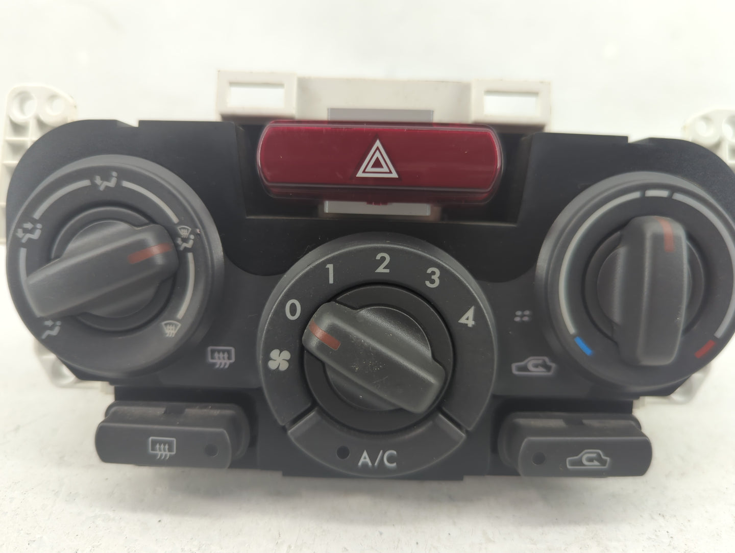 2009 Subaru Forester Climate Control Module Temperature AC/Heater Replacement P/N:72311SC010 Fits OEM Used Auto Parts - Oemu