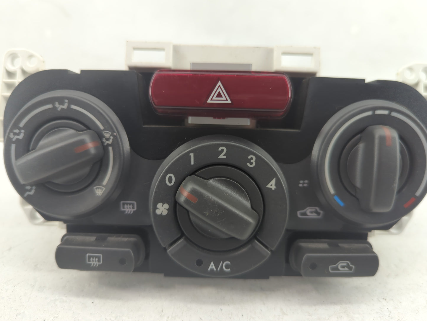 2009 Subaru Forester Climate Control Module Temperature AC/Heater Replacement P/N:72311SC010 Fits OEM Used Auto Parts - Oemu