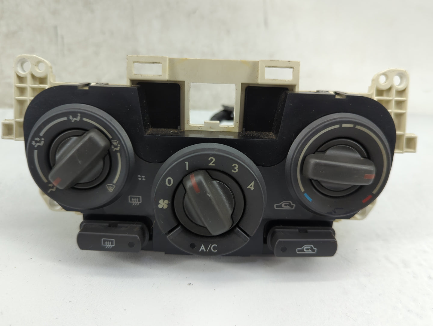 2009 Subaru Forester Climate Control Module Temperature AC/Heater Replacement P/N:502703-2504 Fits OEM Used Auto Parts - Oem