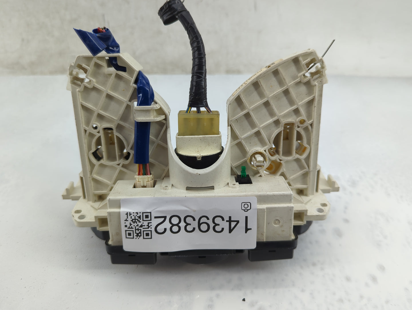 2009 Subaru Forester Climate Control Module Temperature AC/Heater Replacement P/N:502703-2504 Fits OEM Used Auto Parts - Oem