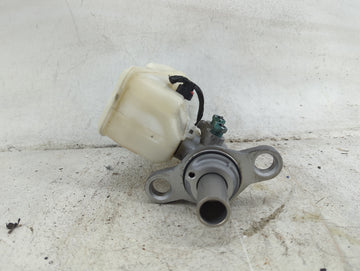 Subaru Forester Brake Master Cylinder 1490506 - Oemusedautoparts1.com
