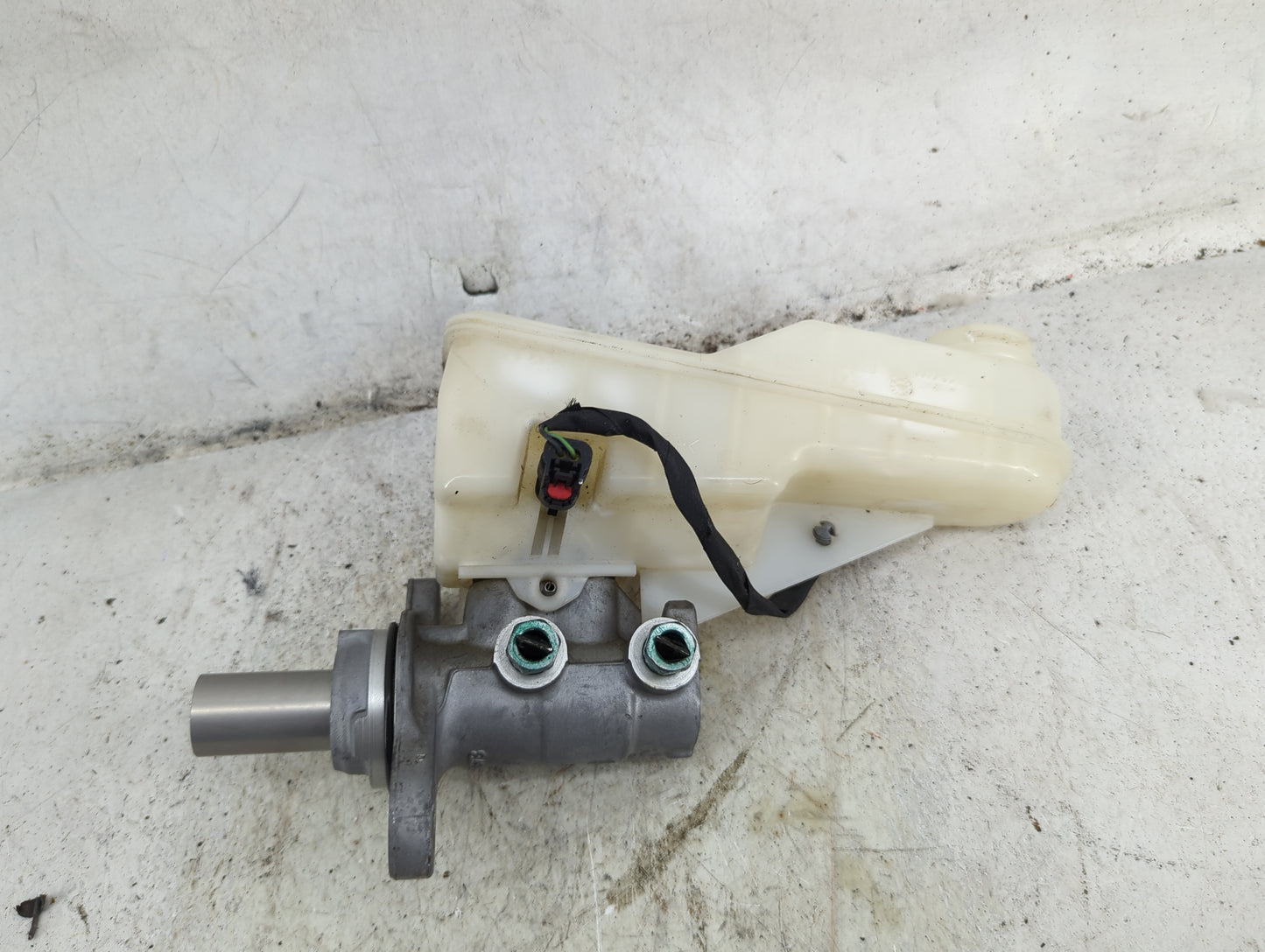 Subaru Forester Brake Master Cylinder 1490506 - Oemusedautoparts1.com