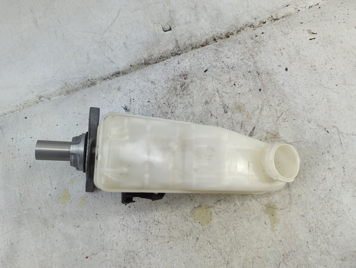 Subaru Forester Brake Master Cylinder 1490506 - Oemusedautoparts1.com