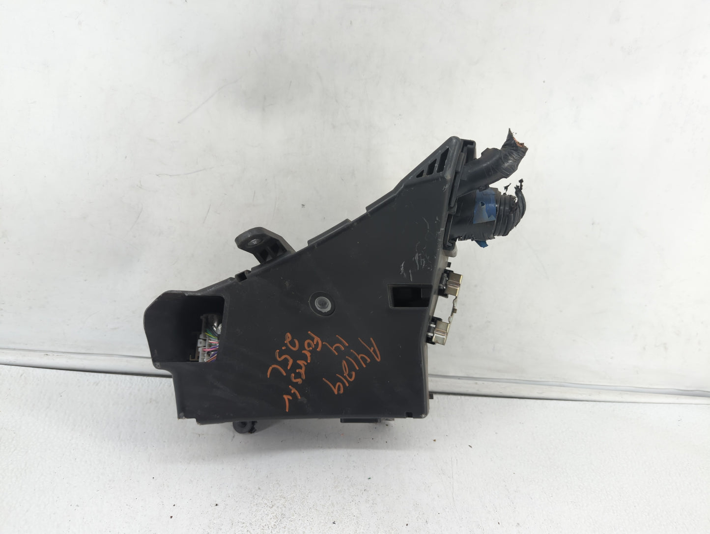 2009 Subaru Forester Fusebox Fuse Box Panel Relay Module P/N:MB502096B 82241FG010, 241FG010, MB100200B Fits Fits 2008 2010 2