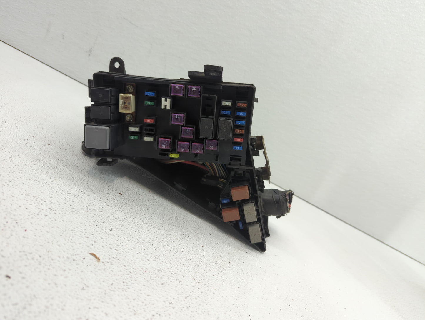 2009 Subaru Forester Fusebox Fuse Box Panel Relay Module P/N:MB502071B Fits Fits 2008 2010 2011 OEM Used Auto Parts - Oemuse