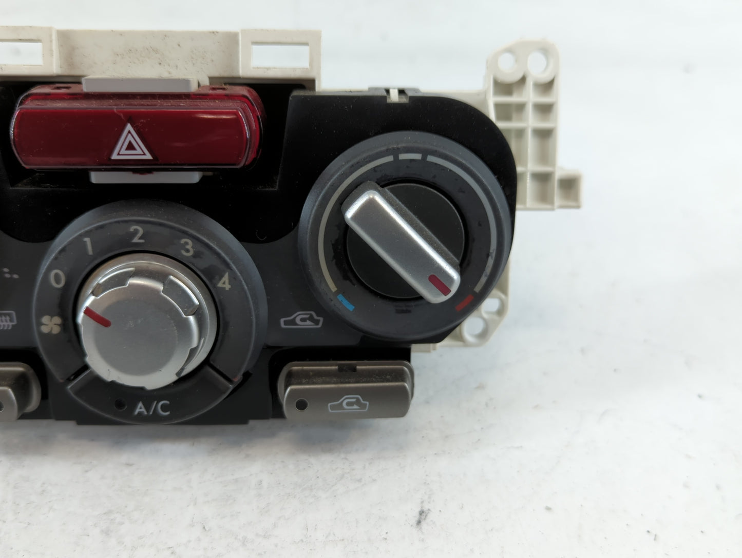 2009 Subaru Forester Climate Control Module Temperature AC/Heater Replacement P/N:72311SC050 Fits OEM Used Auto Parts - Oemu