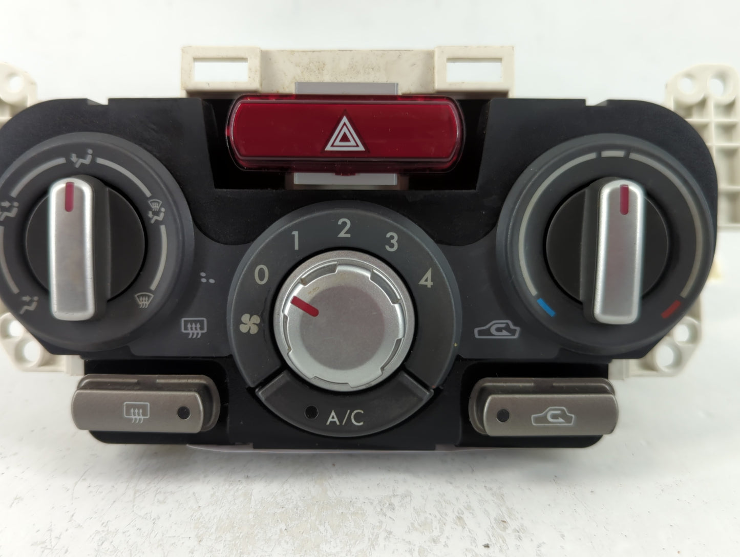 2009 Subaru Forester Climate Control Module Temperature AC/Heater Replacement P/N:72311SC050 Fits OEM Used Auto Parts - Oemu