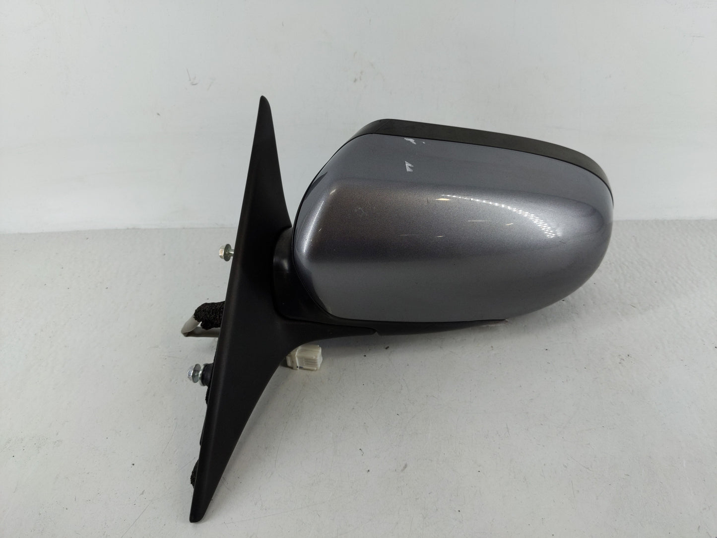 2005-2009 Subaru Legacy Driver Side View Mirror - Left Door Mirror OEM Used - Oemusedautoparts1.com