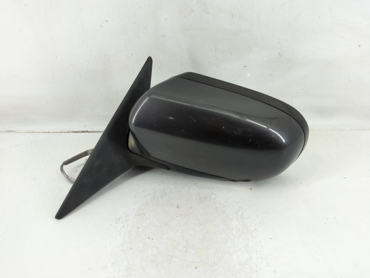 2005-2009 Subaru Legacy Driver Side View Mirror - Left Door Mirror OEM Used - Oemusedautoparts1.com