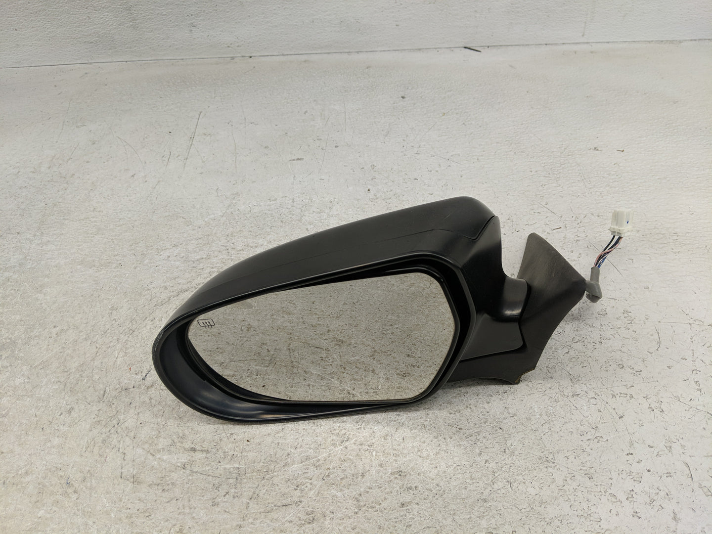 2005-2009 Subaru Legacy Driver Side View Mirror - Left Door Mirror OEM Used - Oemusedautoparts1.com