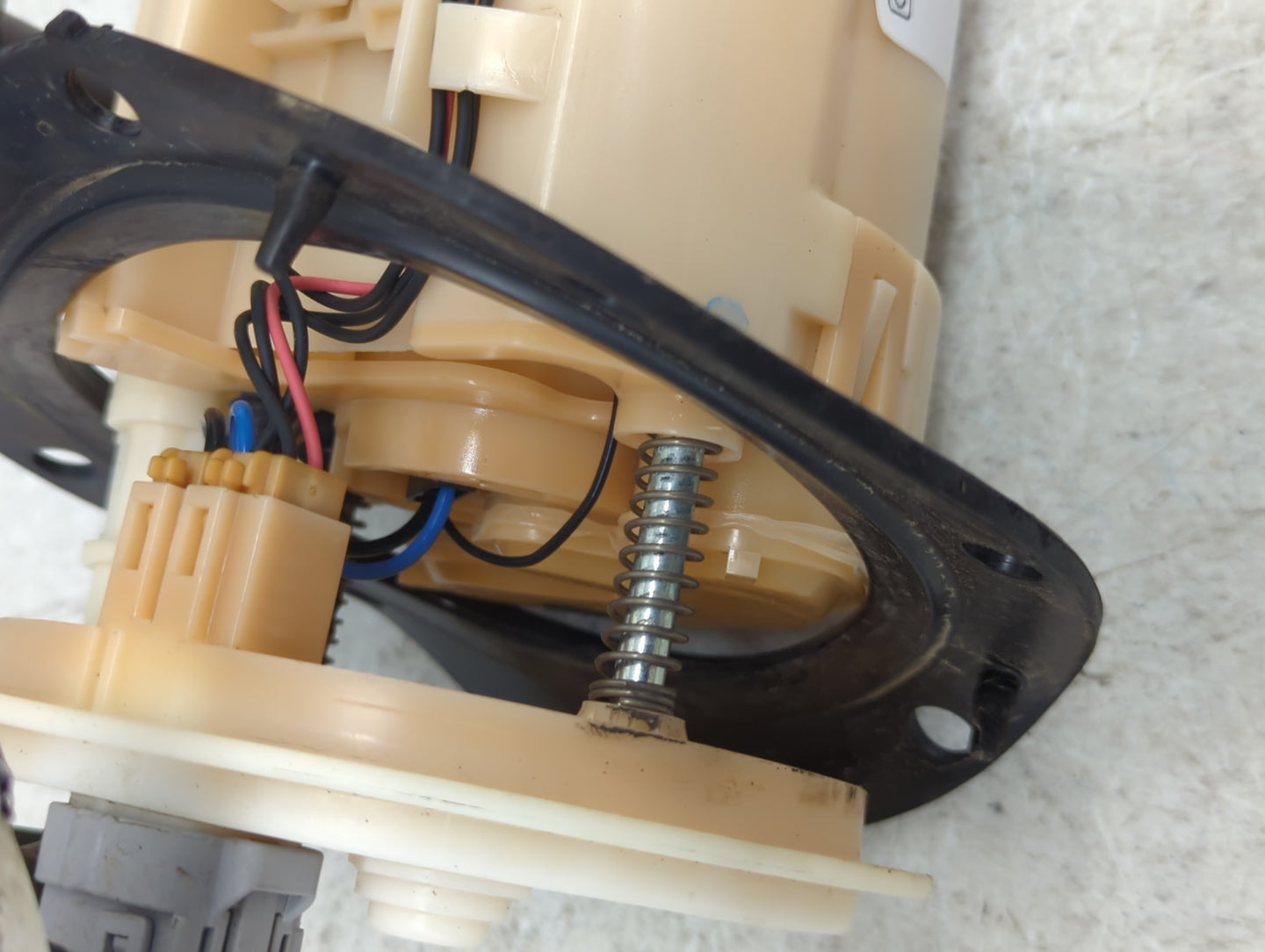 2006-2009 Subaru Legacy Electrical Gas Fuel Pump Assembly - Oemusedautoparts1.com