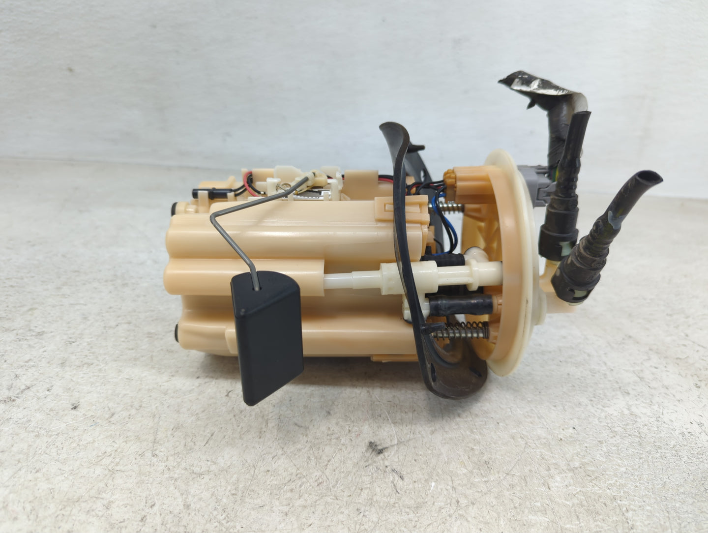 2006-2009 Subaru Legacy Electrical Gas Fuel Pump Assembly - Oemusedautoparts1.com