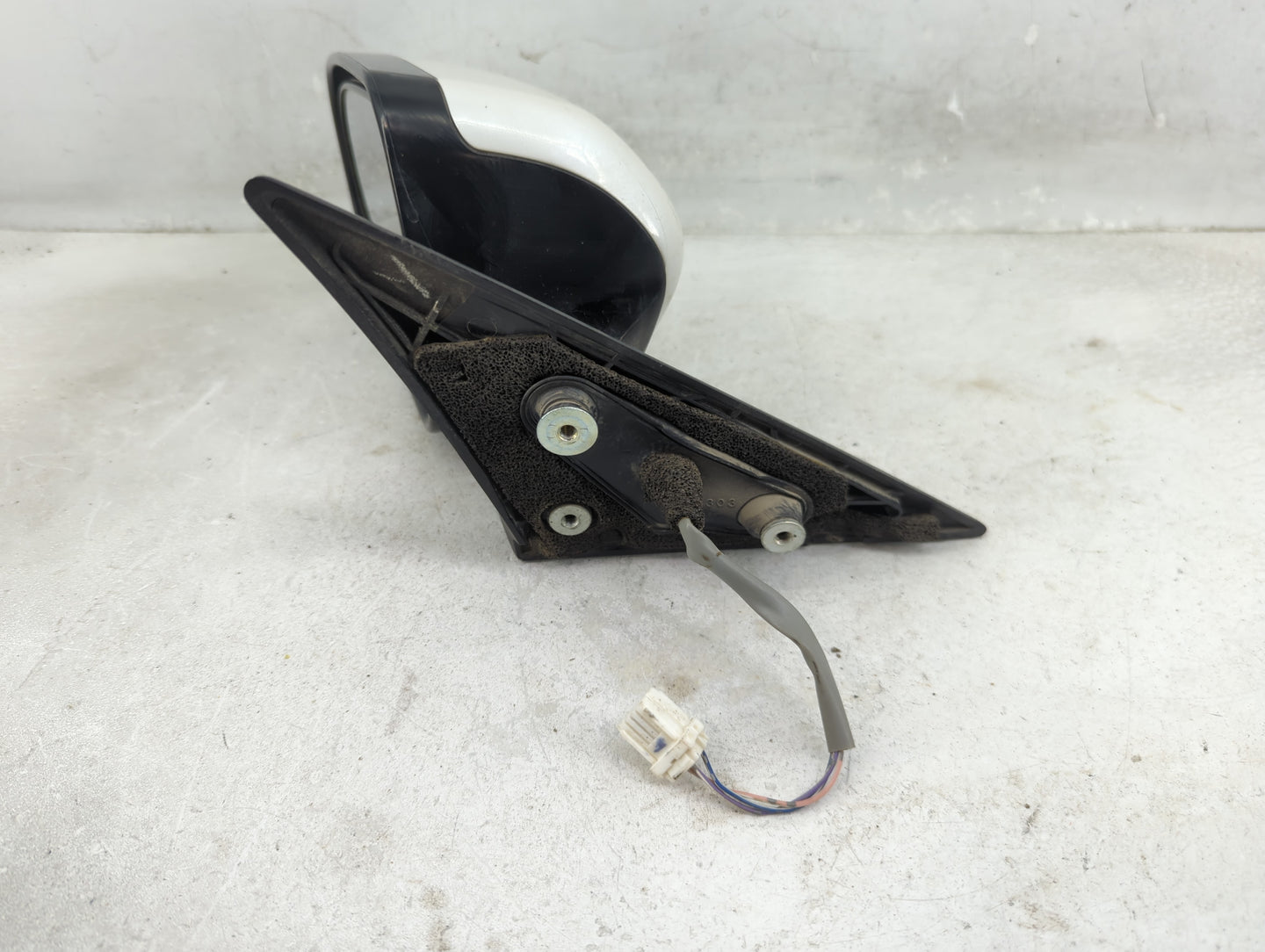 2005-2009 Subaru Legacy Driver Side View Mirror - Left Door Mirror OEM Used - Oemusedautoparts1.com