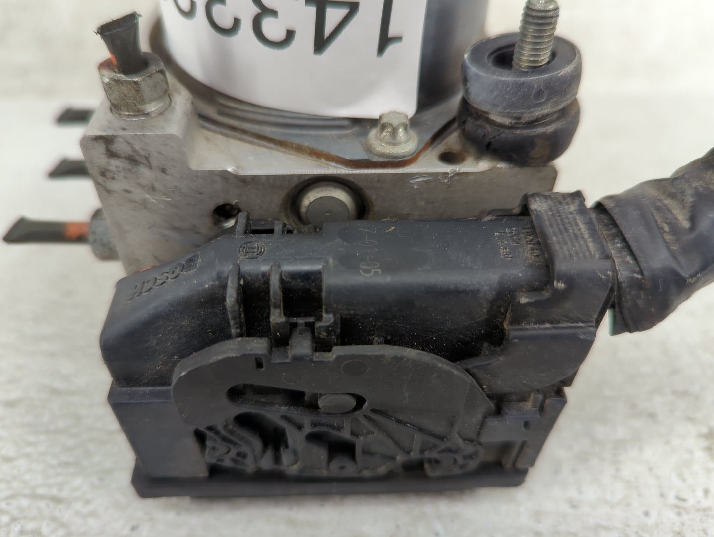 2008-2009 Subaru Legacy ABS Pump Control Module Replacement P/N:0 265 800 685 Fits Fits 2008 2009 OEM Used Auto Parts - Oemu