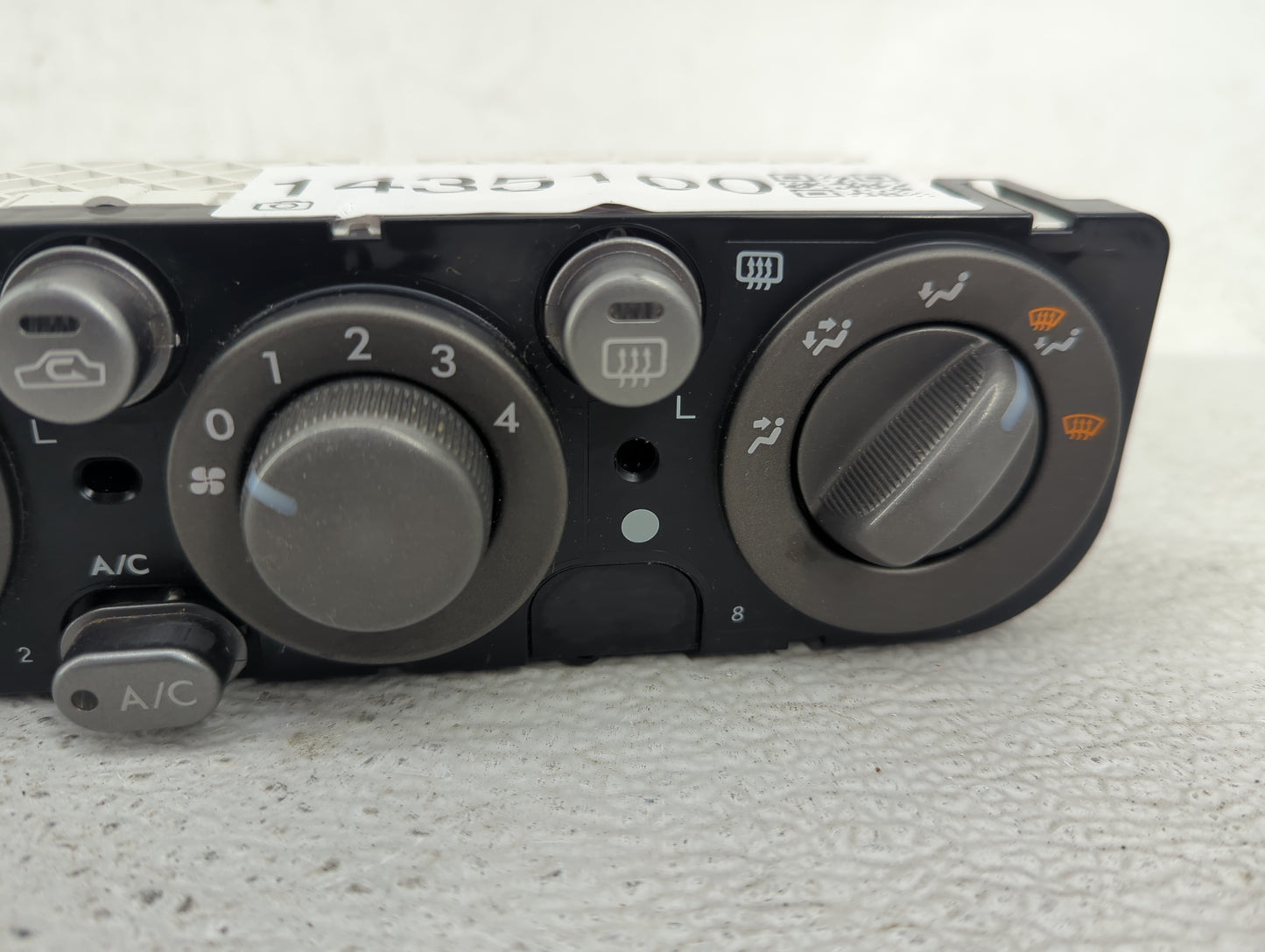 2005-2009 Subaru Legacy Climate Control Module Temperature AC/Heater Replacement P/N:72311AG04A 46570-2683 Fits OEM Used Aut
