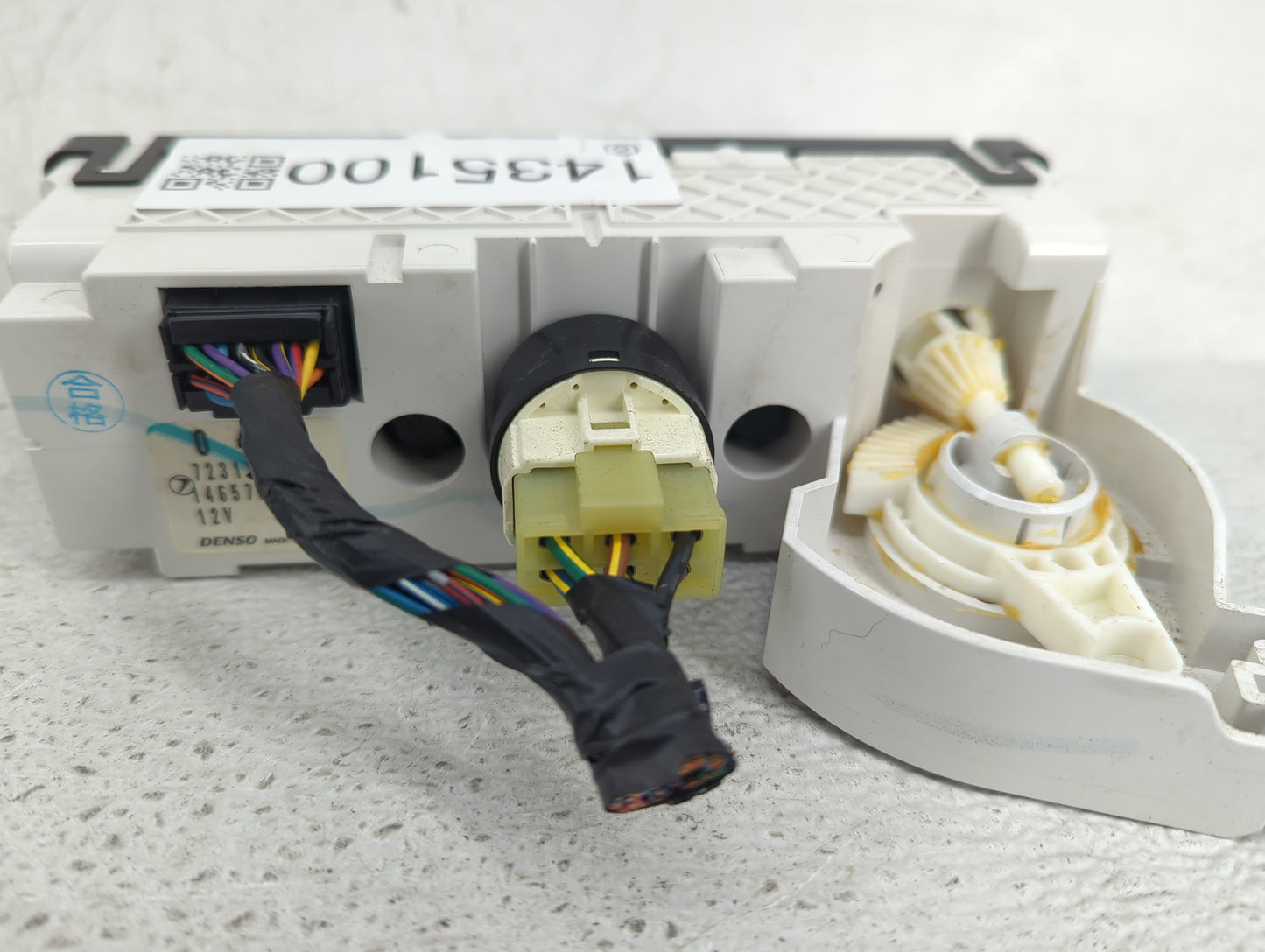 2005-2009 Subaru Legacy Climate Control Module Temperature AC/Heater Replacement P/N:72311AG04A 46570-2683 Fits OEM Used Aut