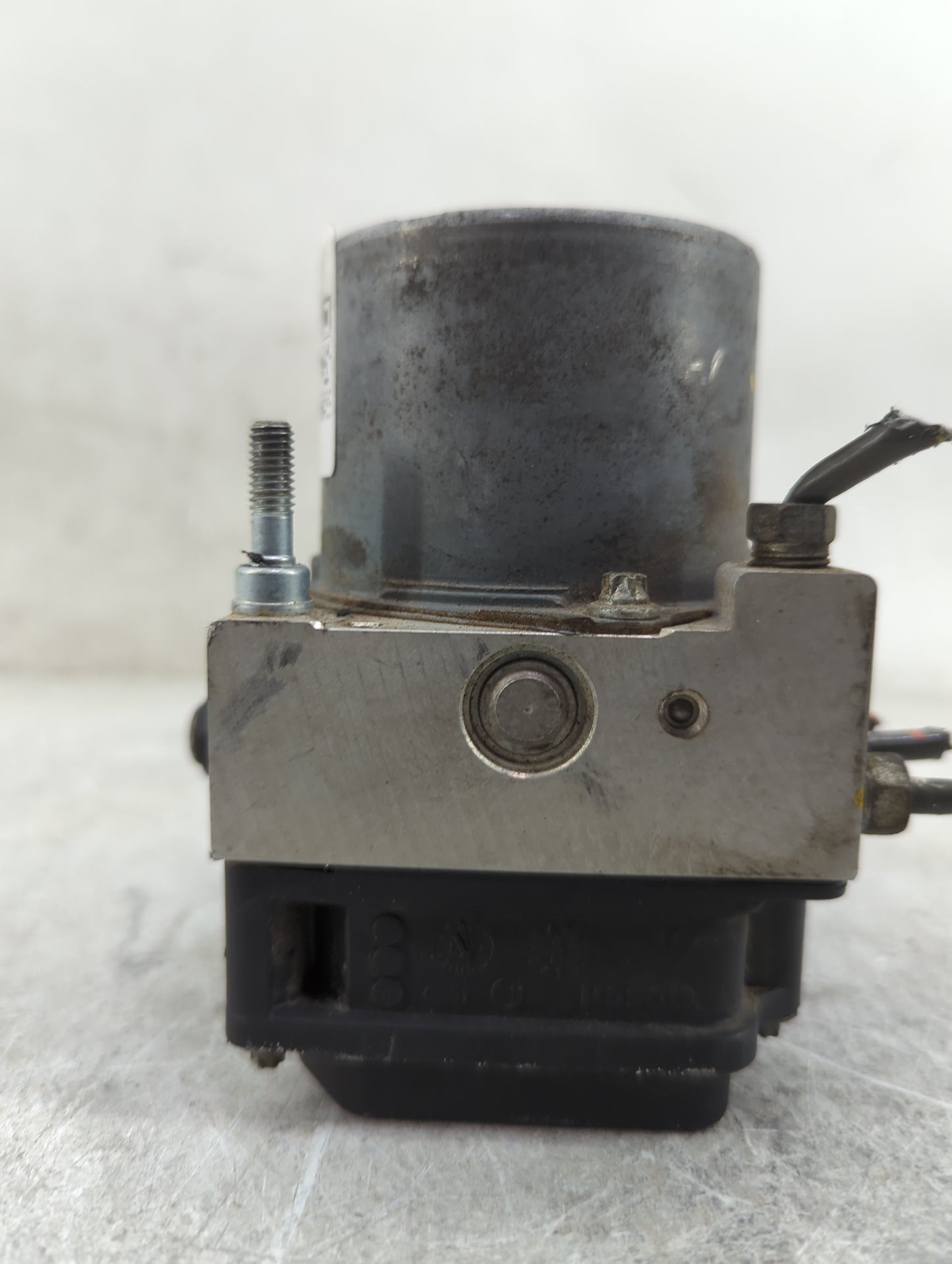 2008-2009 Subaru Legacy ABS Pump Control Module Replacement P/N:0 265 800 685 Fits Fits 2008 2009 OEM Used Auto Parts - Oemu
