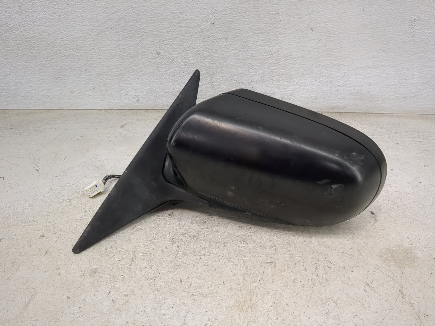 2005-2009 Subaru Legacy Driver Side View Mirror - Left Door Mirror OEM Used - Oemusedautoparts1.com
