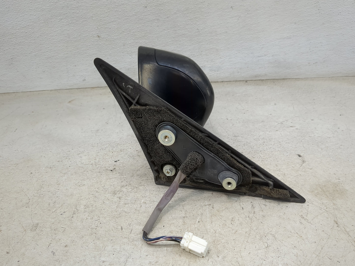 2005-2009 Subaru Legacy Driver Side View Mirror - Left Door Mirror OEM Used - Oemusedautoparts1.com