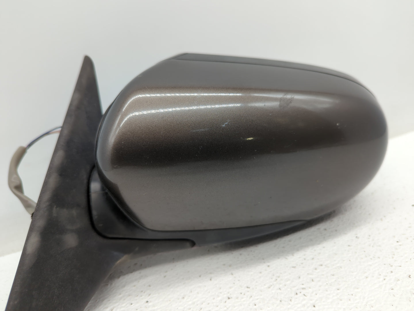 2005-2009 Subaru Legacy Driver Side View Mirror - Left Door Mirror OEM Used - Oemusedautoparts1.com