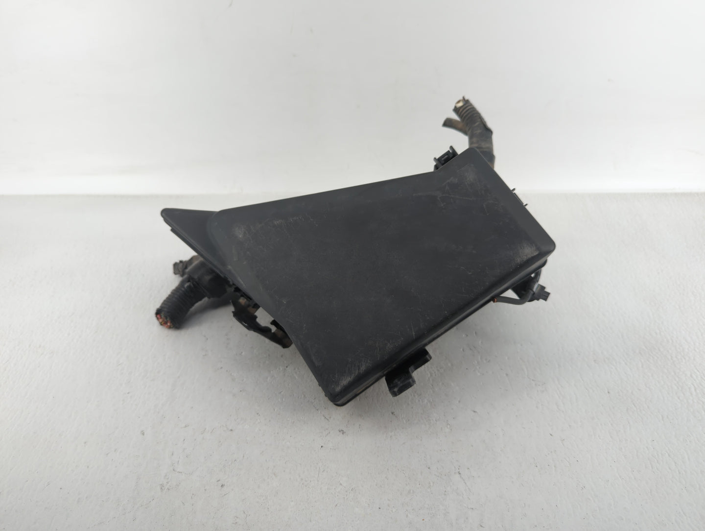 2006-2009 Subaru Legacy Fusebox Fuse Box Panel Relay Module P/N:MB100200B Fits Fits 2006 2007 2008 2009 OEM Used Auto Parts 