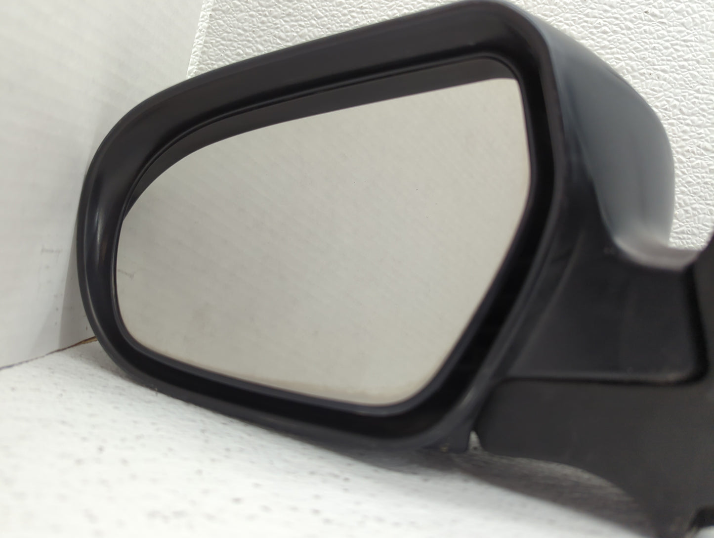 2005-2009 Subaru Legacy Driver Side View Mirror - Left Door Mirror OEM Used - Oemusedautoparts1.com